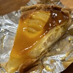 カフェ GOTO - テイクアウト①  洋梨のフラン。これも美味！