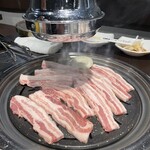 韓国料理 ハモニ食堂 - サムギョプサル