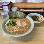 ラーメン 奥津家 - 中盛　賄い飯　