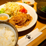 サチク麦王の生姜焼き定食