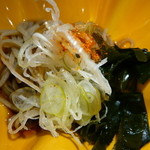 東郷 - 蕎麦／鳴門産若布となめこの手打ち蕎麦