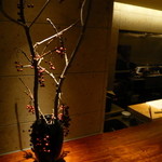 東郷 - オープン・キッチンとカウンター