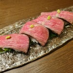 おもてなしとりよし - ローストビーフ寿司