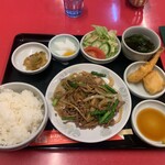 レストハウス・キング - 牛肉とニンニクの芽炒め定食【2024.1】