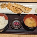 炙りの幸 - サーモンハラス炭火焼定食¥1180-