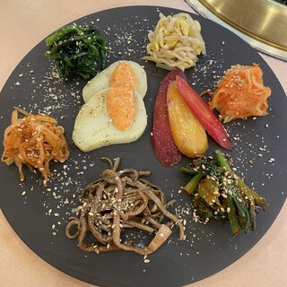 Sweet and delicious! Enjoy with seasonal vegetables grown in Yamanashi Prefecture.
