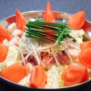 You can enjoy the three types of Motsu-nabe (Offal hotpot) either individually or as a course♪