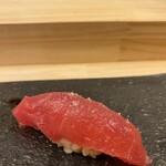 鮨処 凜 - 赤身を塩