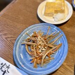 Irikin - イカフライ定食に付くきんぴらと追加の玉子焼き