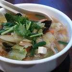 刀削麺酒家 - 野菜タップリ五目刀削麺