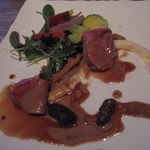 天空LOUNGE TOP of TREE - 本日の肉料理￥１１００：（仔牛背肉のロースト、ポルト酒と網笠茸のソース）