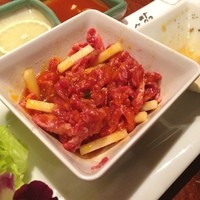 叙々苑 東京ドームシティ ラクーア店 - ユッケ
                    
                     ユッケ大好きな娘が感激！