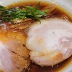 中華そば うえまち - 綺麗なスープ