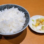 中華そば うえまち - ご飯も綺麗に見える