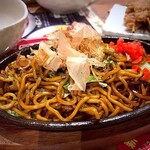 iron plate Yakisoba (stir-fried noodles)