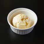 Vanilla ice cream, yuzu ice cream, pistachio ice cream