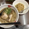 岡山ラーメン 巳 - 巳ラーメンと半チャーハン