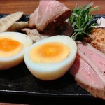 淡麗拉麺 志おん 淵野辺本店 - 具材は別皿(210721)