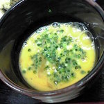 手打うどん くうかい - くうかい通ならではの楽しみ方！溶き生卵＋めんつゆのつけだれ