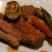 オマージュ - 西オーストラリア産仔羊背肉　自家製８種ブレンドスパイスをアクセントに