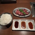 焼肉のひみつ基地 - 