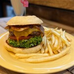 中目黒 Burger Factory - メロンパンベーコンチーズバーガー