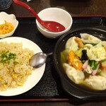 Chuukaryouri Ni-Hao - 玉子炒飯（小）＆スープ餃子
