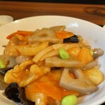 Chuugokusai Zenrakubou - 日替わりランチの主菜（彩り野菜の酢鶏）