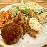 昭和の洋食 弥生 - ハンバーグ・トンカツ・白身フライ