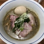 中華そば 西川 - 味玉中華そばのアップ