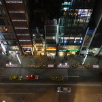 Tenshan Feiwei - 窓際席から中央通りを見下ろす