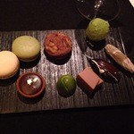 ガストロノミー ジョエル・ロブション - 取り過ぎ？