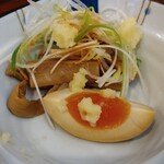 俺の中華たなか家 - サービスおつまみに「大蒜」をトッピング⤴️味変旨し(^_-)