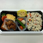 豆藤 - 鶏唐＆鮭弁当 ¥842