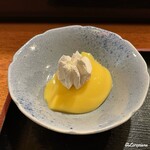 一の○ - ホイップクリームとマンゴープリン