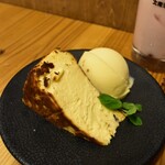 酒場 サワマル - バスクチーズ＋バニラアイス