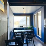 ステーキ&ハンバーグ アライブ - お洒落な店内