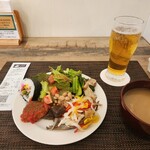 バトン - ①の皿とインスタでクラフトビールを頂けるとあったので頂戴しました