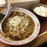 びんびん亭 - 薬味(玉ねぎ)ラーメン、大ライス