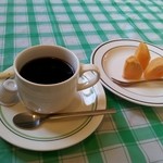 レフティー - ☆コーヒーに添えられた 柿