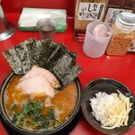 王道家直系 IEKEI TOKYO - ラーメン850、のり増し100、半ライス80　