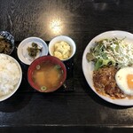 Okonomiyaki Bufu U - 煮込みハンバーグ定食