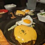 鉄板焼き 鉄仁 - 20240202チーズハンバーグ　目玉焼きトッピング