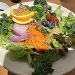 ジンナンカフェ - オーガニック野菜のヴィーガンサラダ