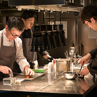 Modern cuisine by skilled chefs and sommeliers with proven skills. French cuisine
