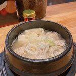 和酒・煮込み らいどん - もち豚てっぽうの白醤油煮込み