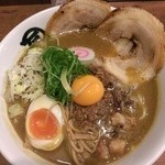 麺や マルショウ - 鶏白湯カレーにミンチチャーシュー卵黄増し(2013/12)