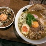 麺や マルショウ - 鶏白湯カレーにミンチチャーシュー卵黄増し＆台湾めし(2013/12)