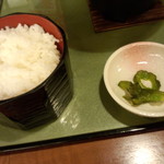 温や - ピリ辛もつ鍋のご飯と漬物（2013.12.28）