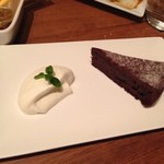 ビストロ フクモト - 2013/12/21　３回目　食後にガトーショコラ　￥４８０